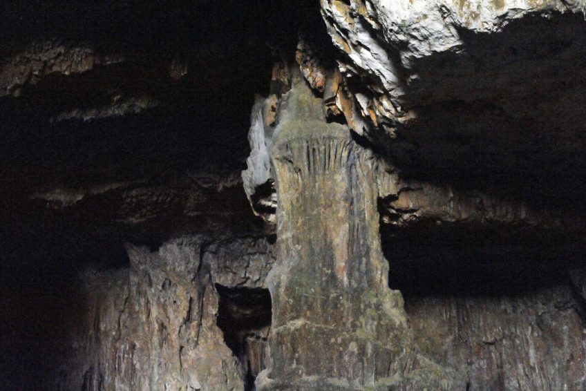 grotte saint michel d eau douce calanques de marseille 848x566